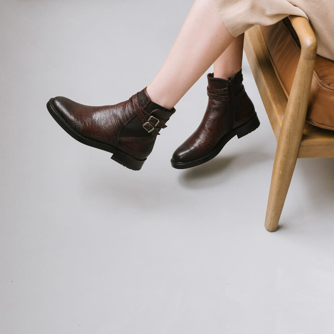 Bottines à boucles fines  en reptile marron