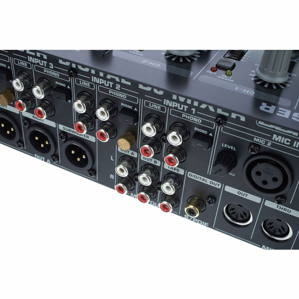 Behringer DDM 4000 DJ Mixer