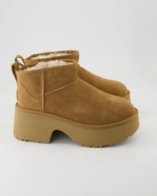 UGG Classic Ultra Mini New High Stiefeletten in Beige