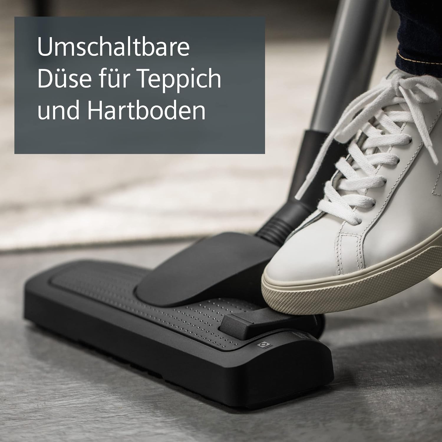 SIEMENS Staubsauger mit Beutel synchropower VS06B1110, Bodenstaubsauger, Hygiene-Filter, Bodendüse für Hartboden und Teppich, Starke Saugleistung, langes Kabel, 700 W, blau, Moonlight Blue, 700 Watt