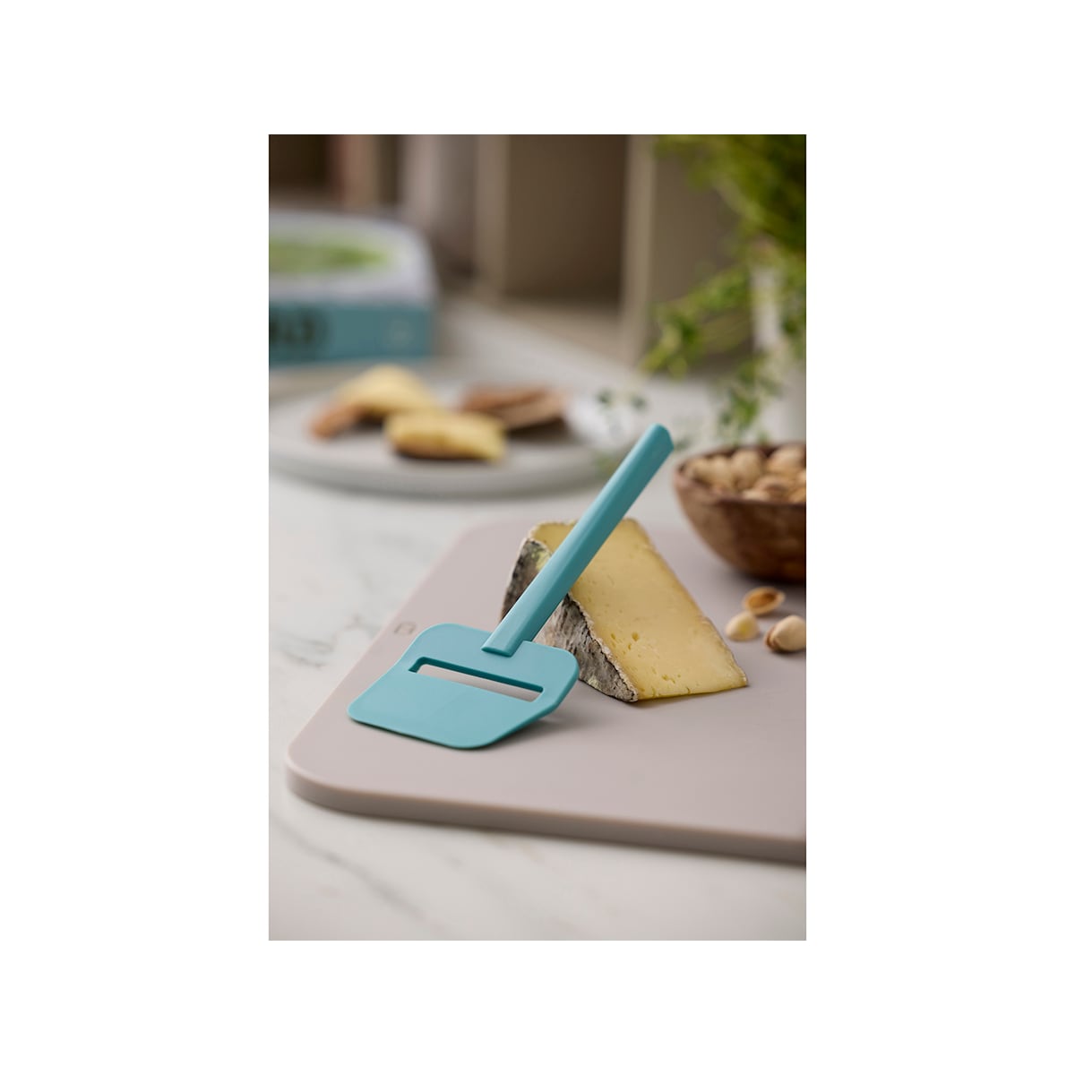 Rosti Emma Cheese plane 19 cm Nordic green