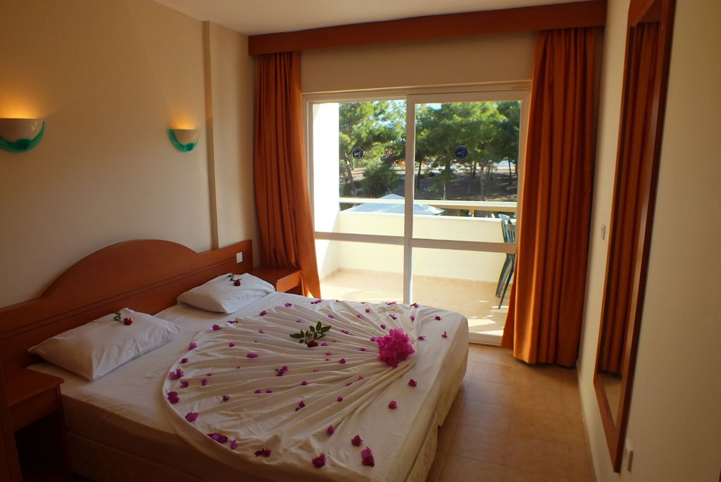 Fly & Go Tuntas Family Suites Logies - Appartement