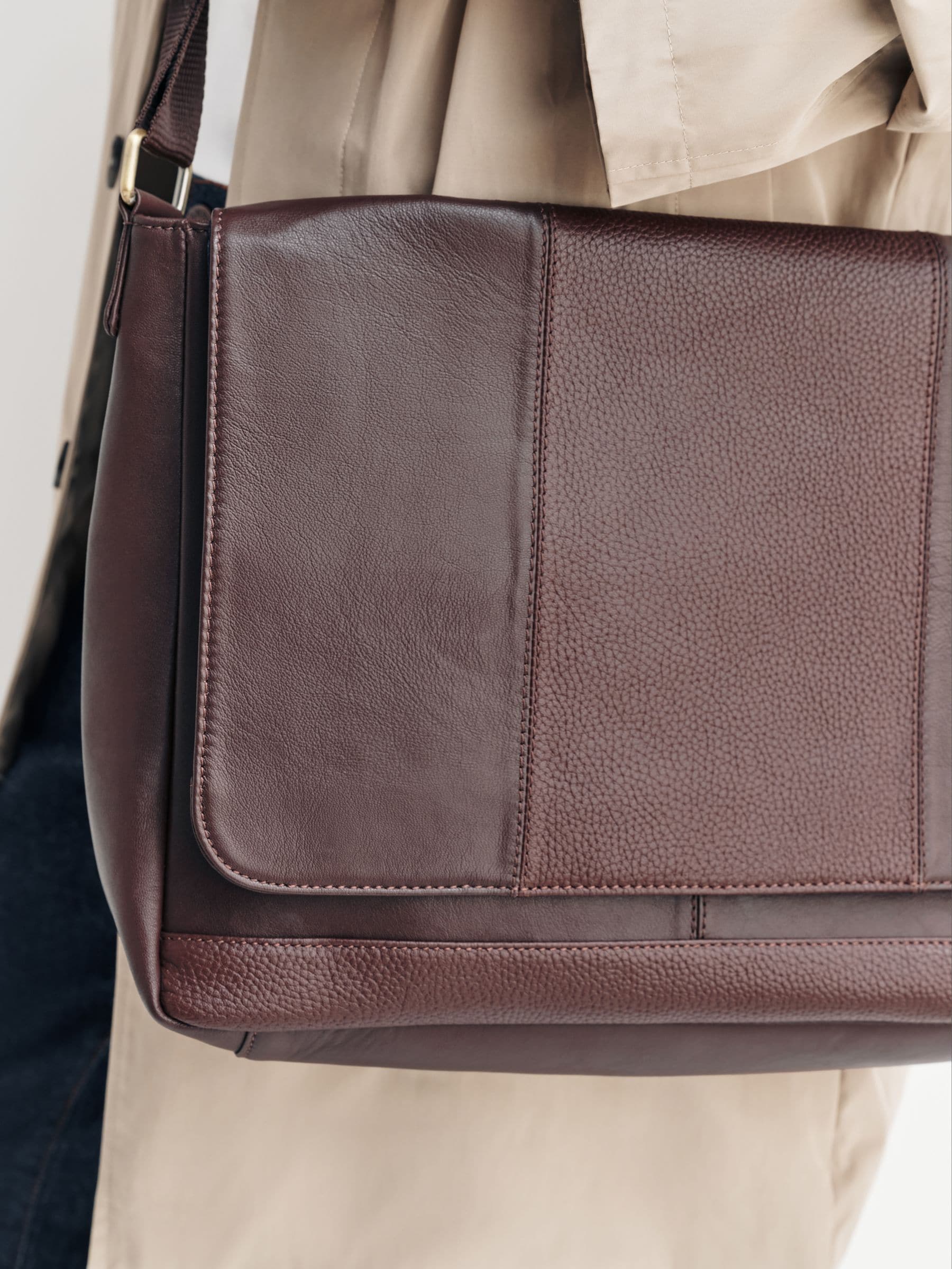 Bruin - Signature leren messenger-tas