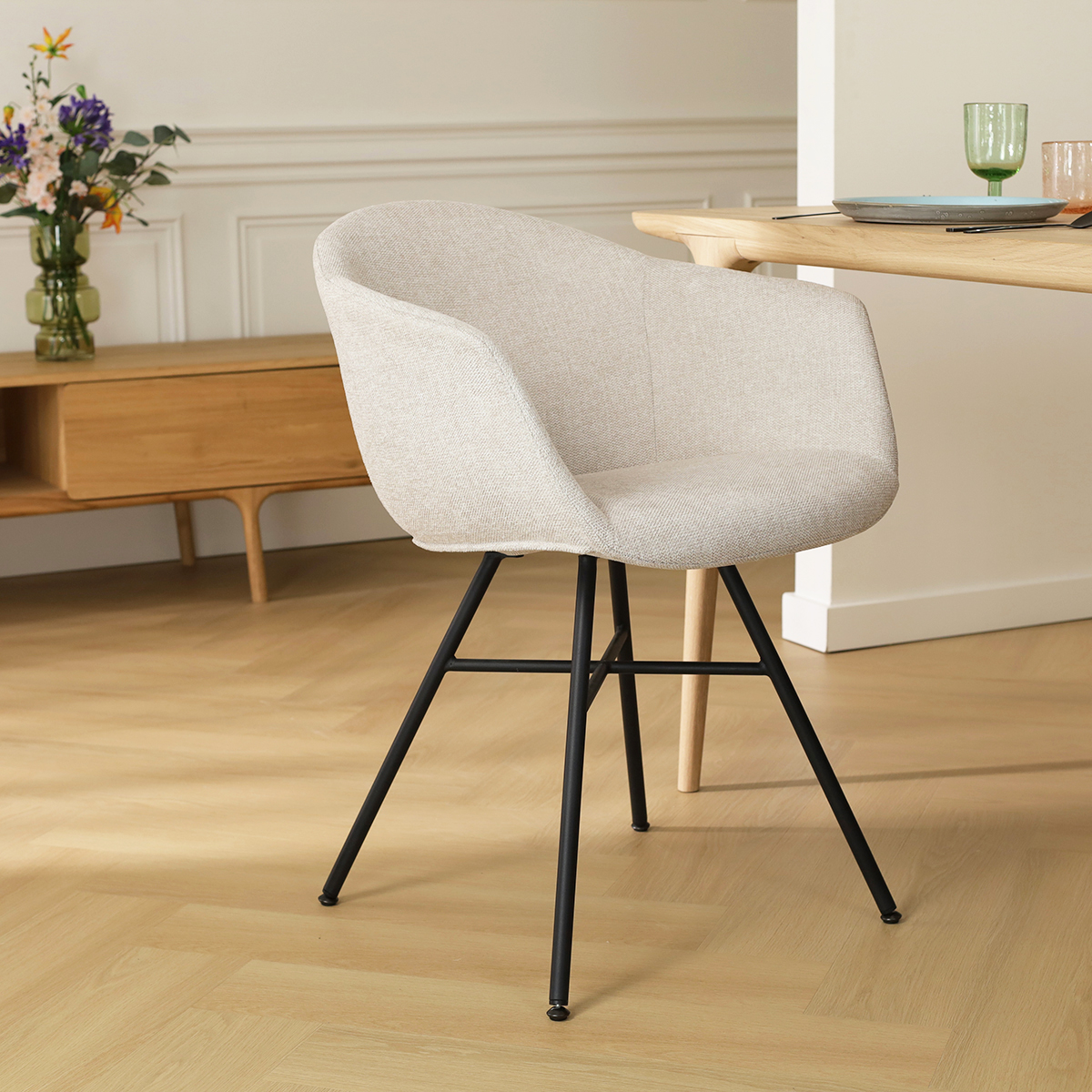 Eetkamerstoel Noa-Otis beige - zwart onderstel - set van 2