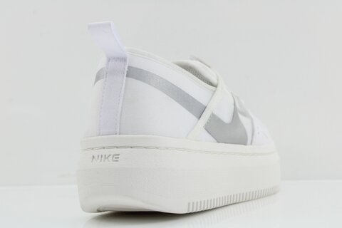 Nike Sneaker