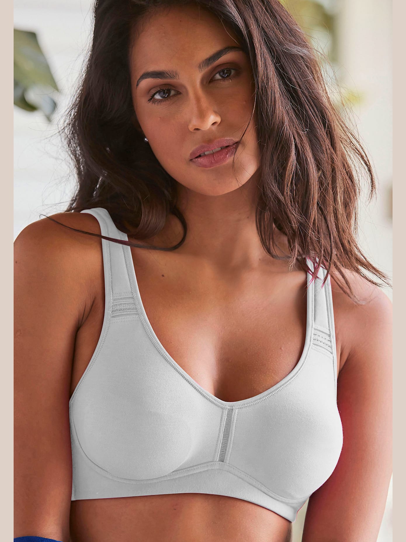 Soutien-gorge spécial t-shirt soutien-gorge doux sans armatures invisible avec bonnets sans coutures
