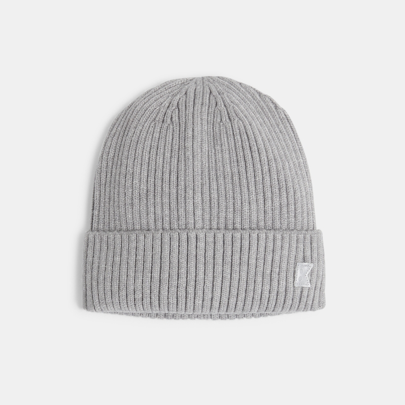 Bonnet en tricot côtelé gris garçon