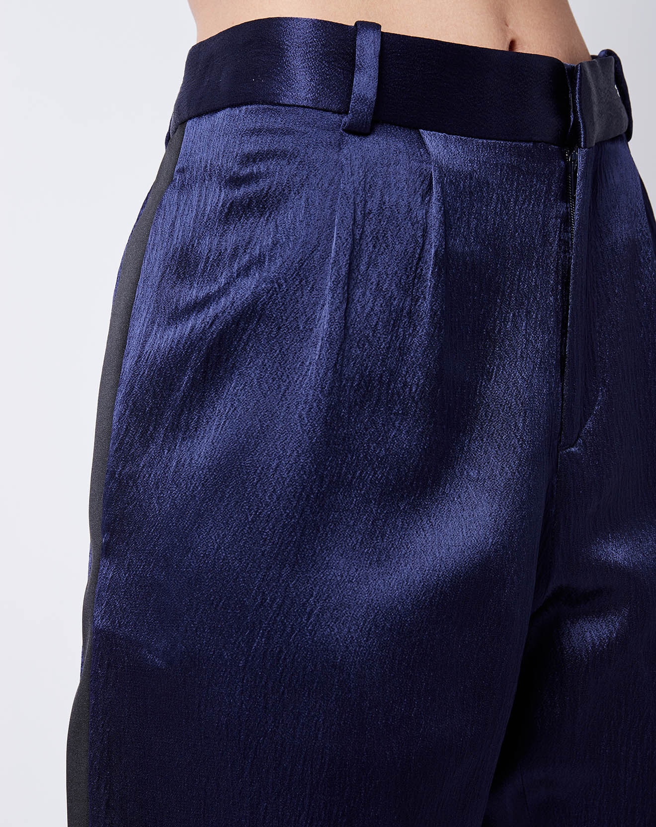 John Galliano Short satiné bleu marine