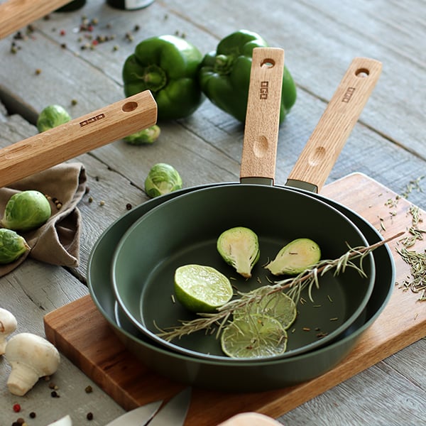 Poêle Ector induction aluminium revêtu manche en bois 20 cm vert Ogo