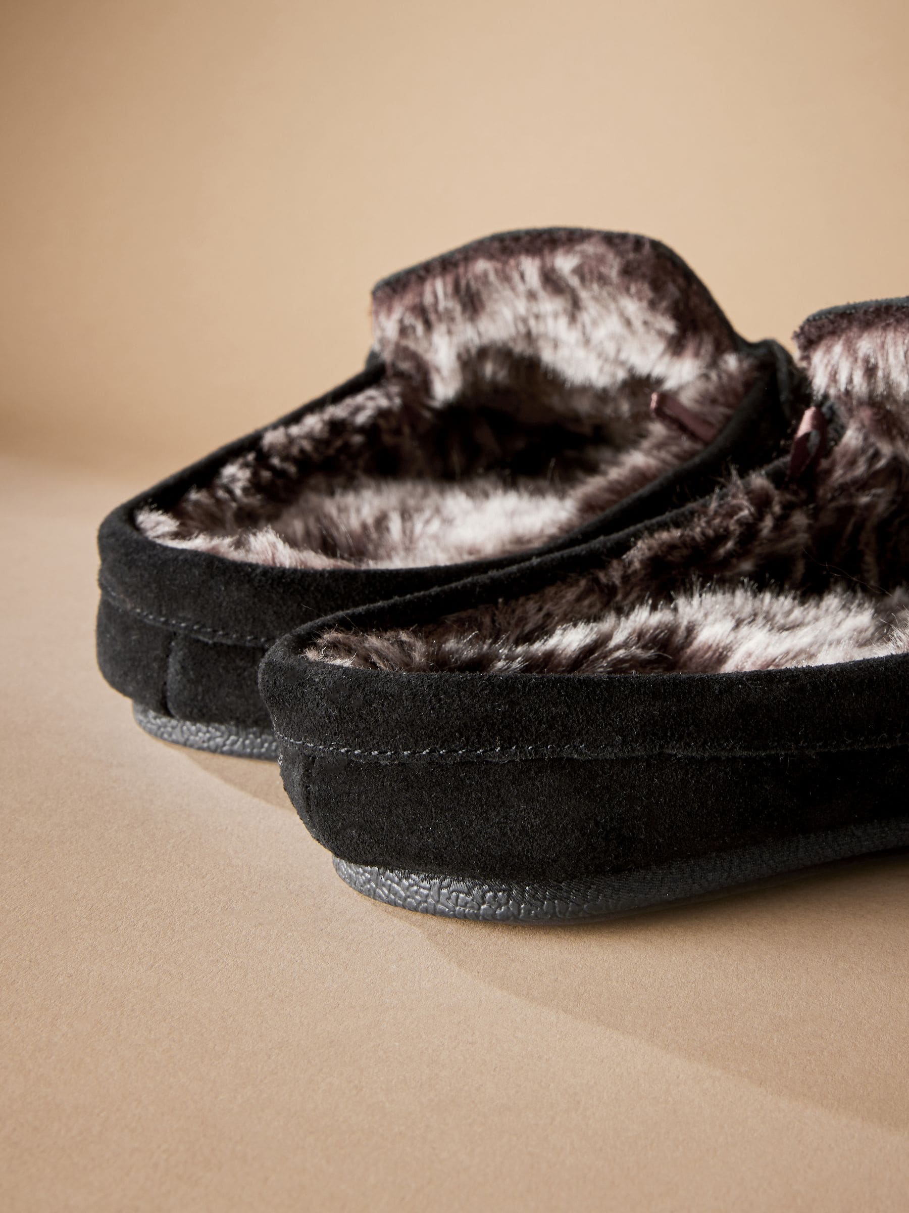 Zwart - Signature Faux Fur Lined Moccasin Mule Slippers