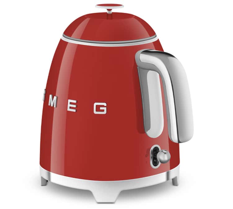 Mini Bouilloire SMEG Rouge - KLF05RDEU 0,8 L + Offre Cadeau