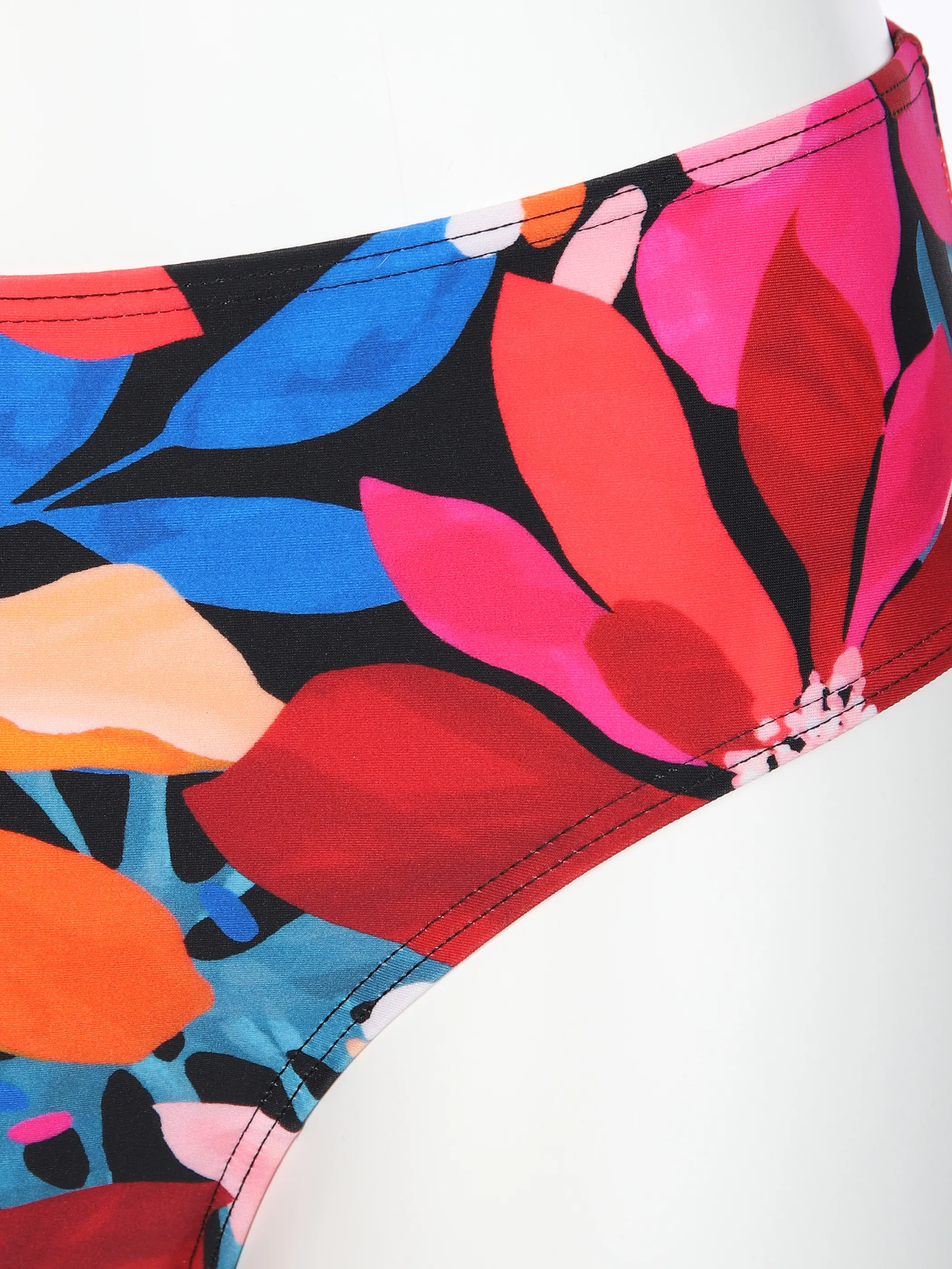 Damen Bikinihose im Alloverprint
