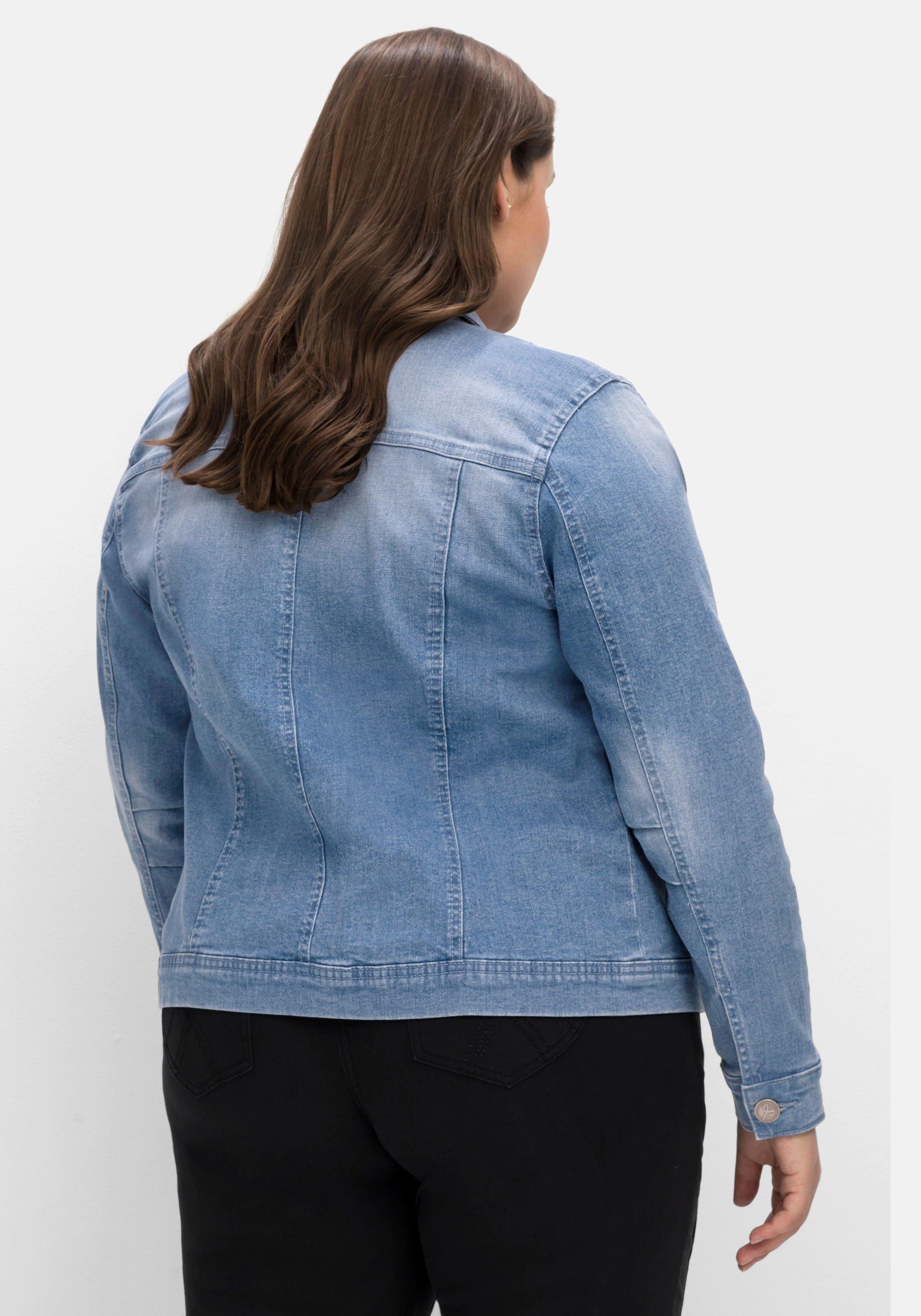 Jeansjacke in leicht taillierter und verkürzter Form