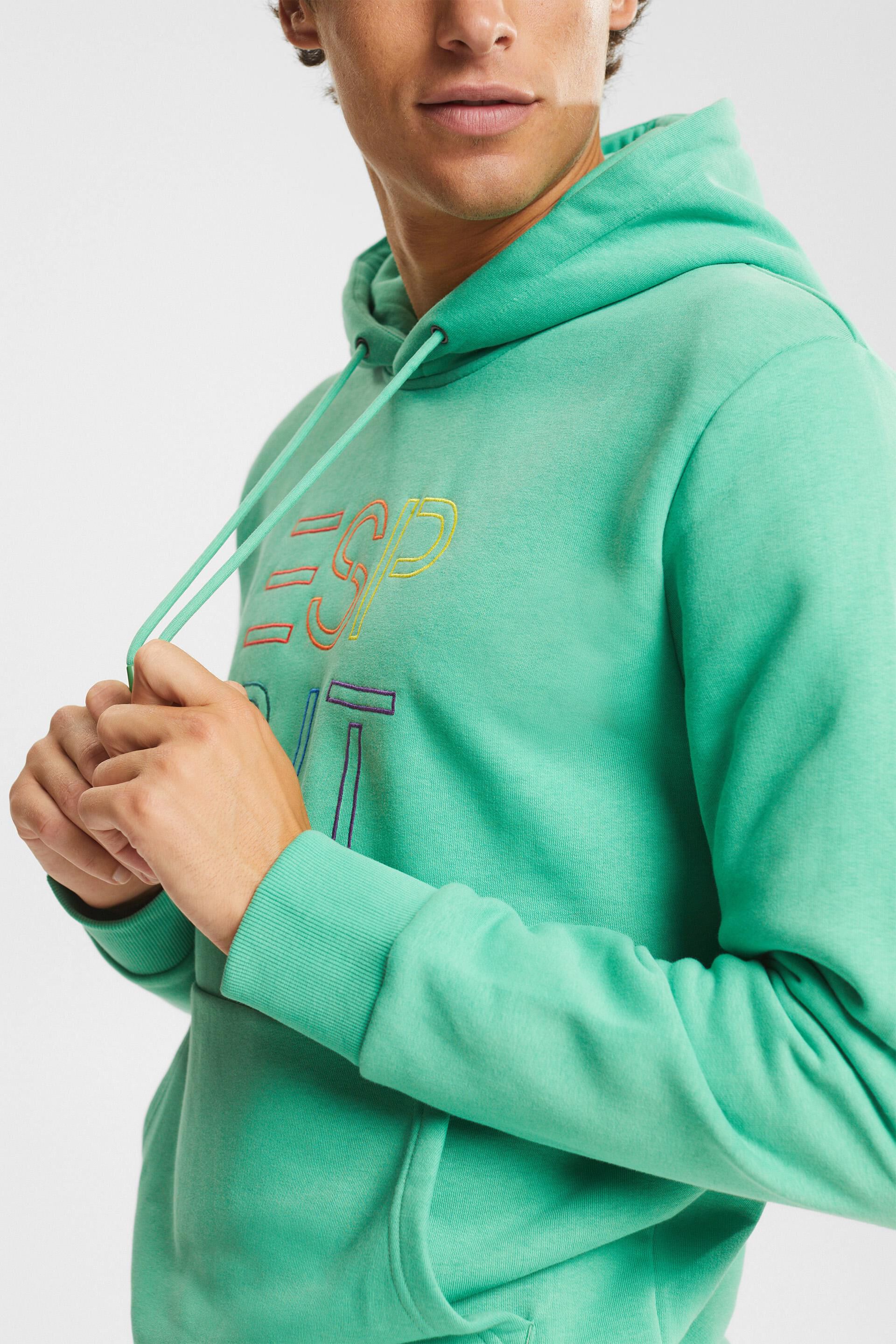 En matière recyclée : le sweat à capuche à logo brodé