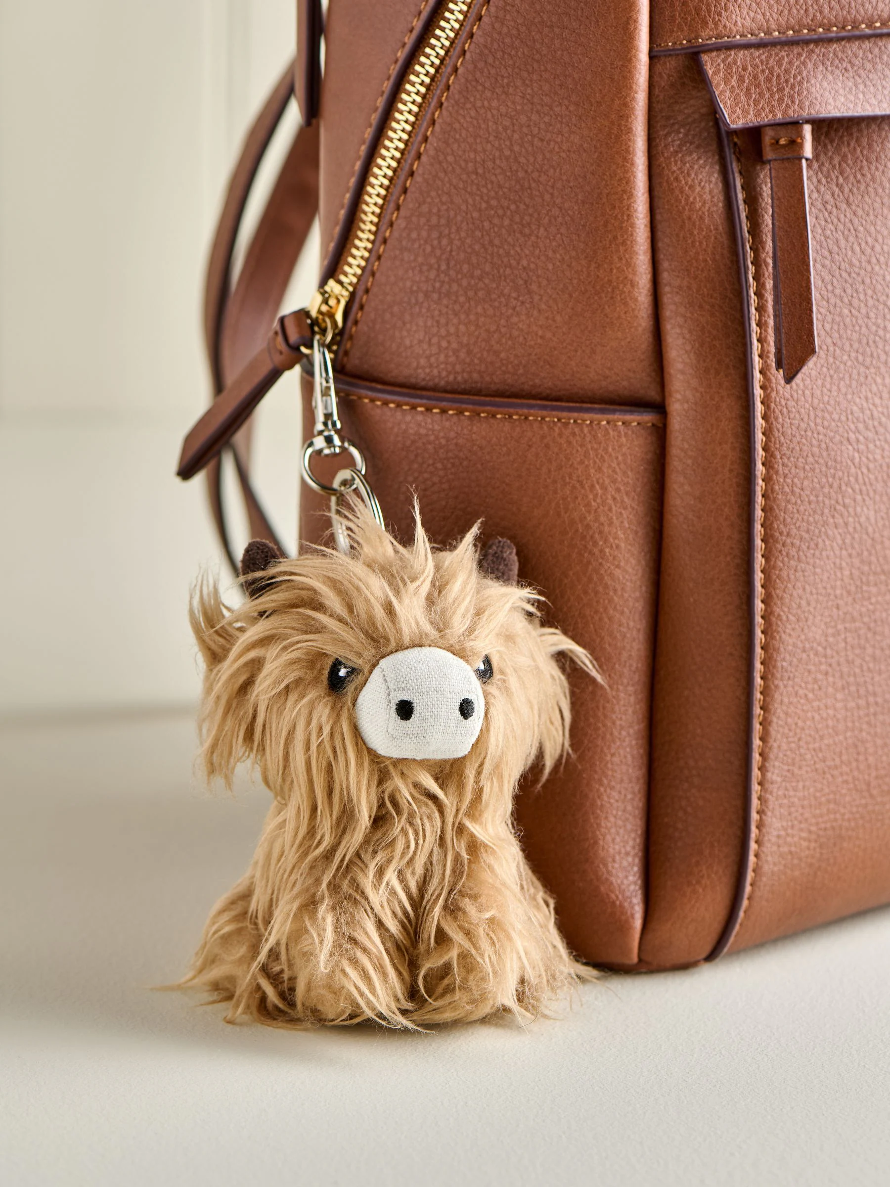 Schattige pluchen sleutelhanger tas bedeltje