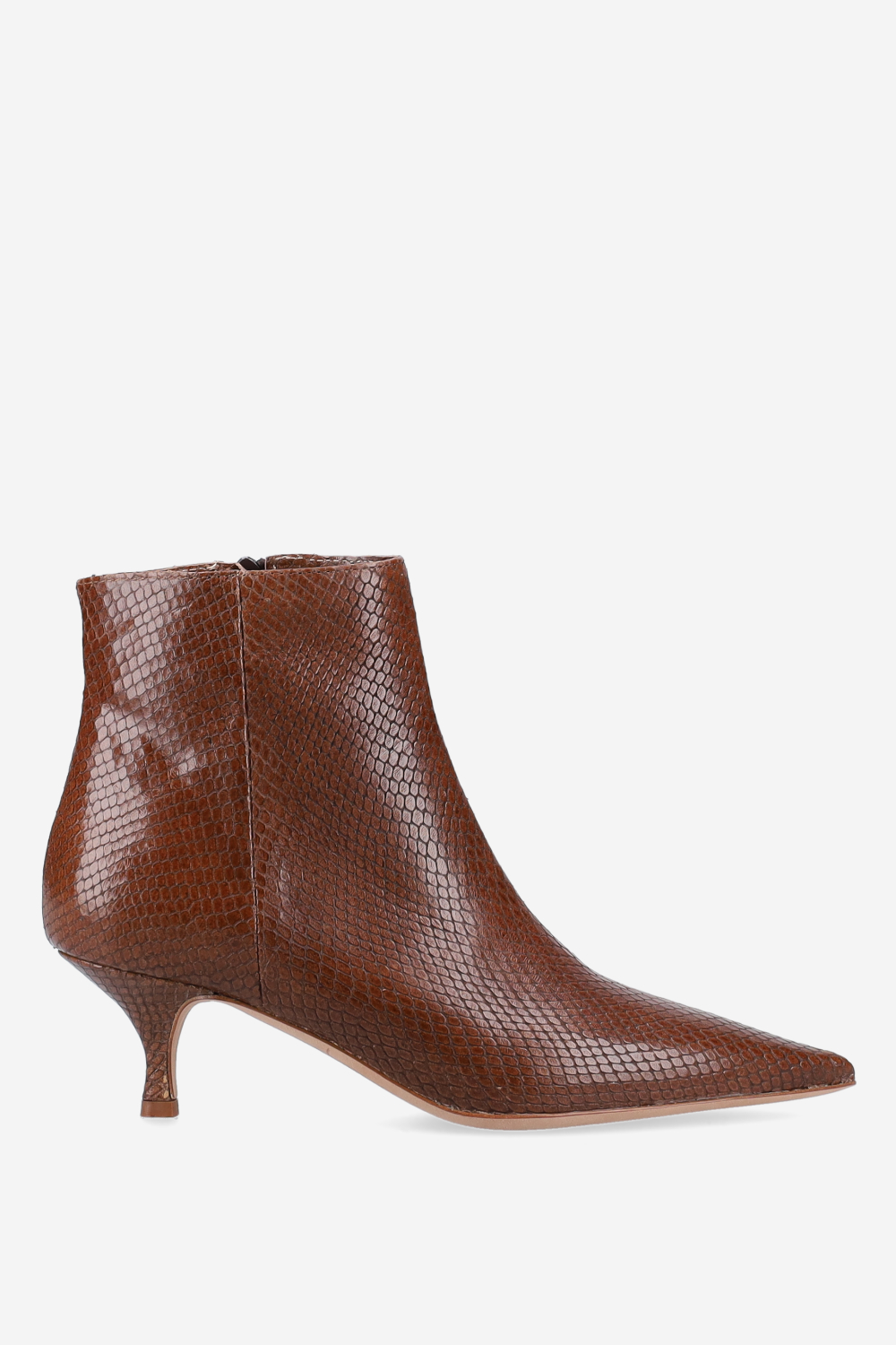 Pointed-toe leather ankle boots