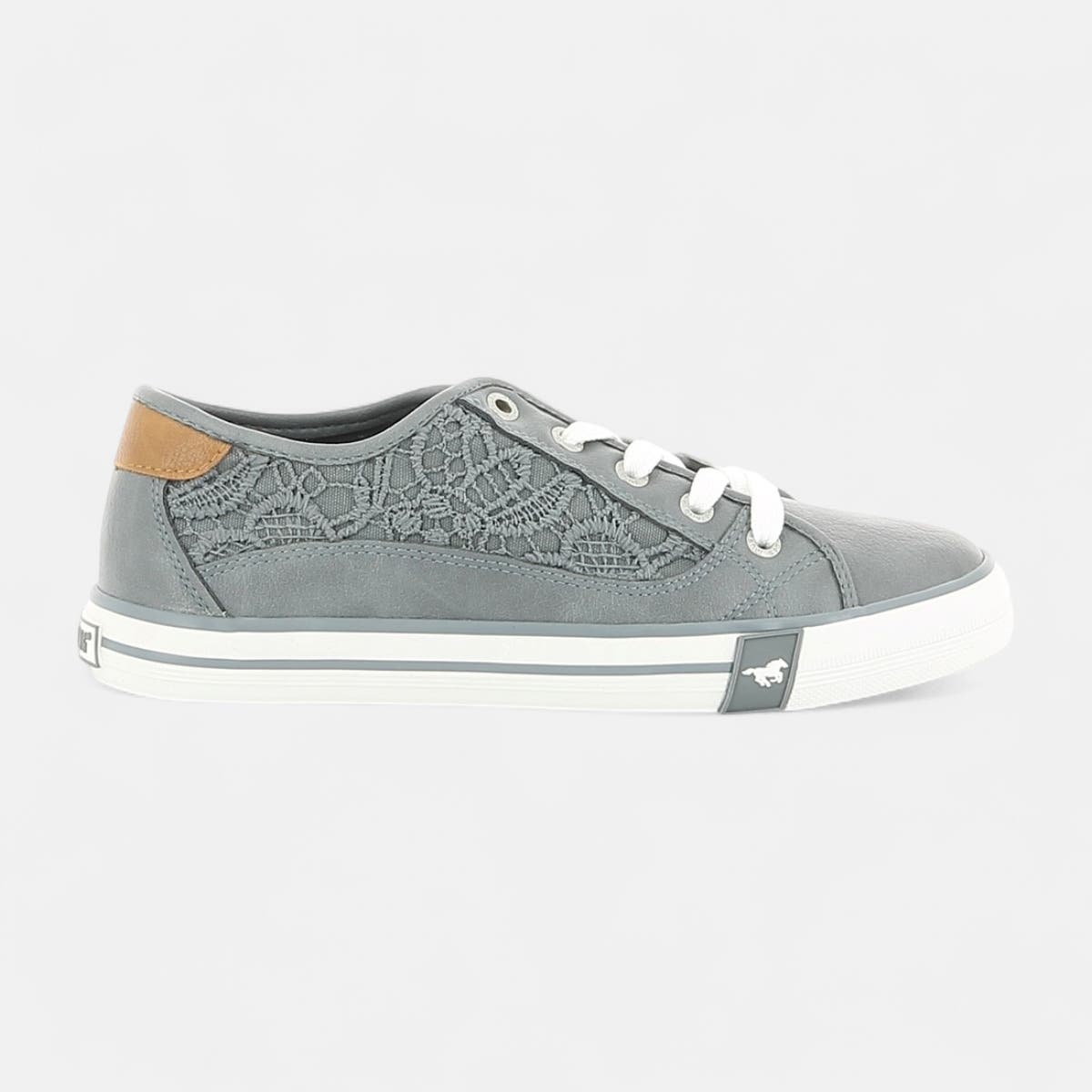 Baskets basses Femme jeans