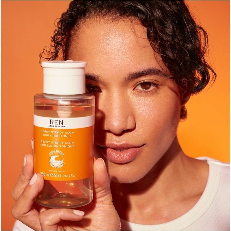 REN Skincare Radiance Ready Steady Glow Daily AHA Tonic 250 ml