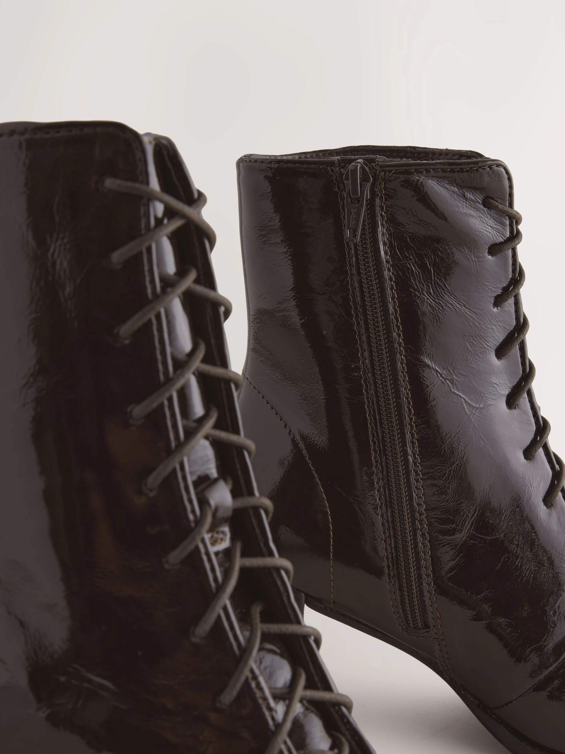 Chocoladebruin leer - Forever Comfort® Lace-Up Block Heeled Patent Boots