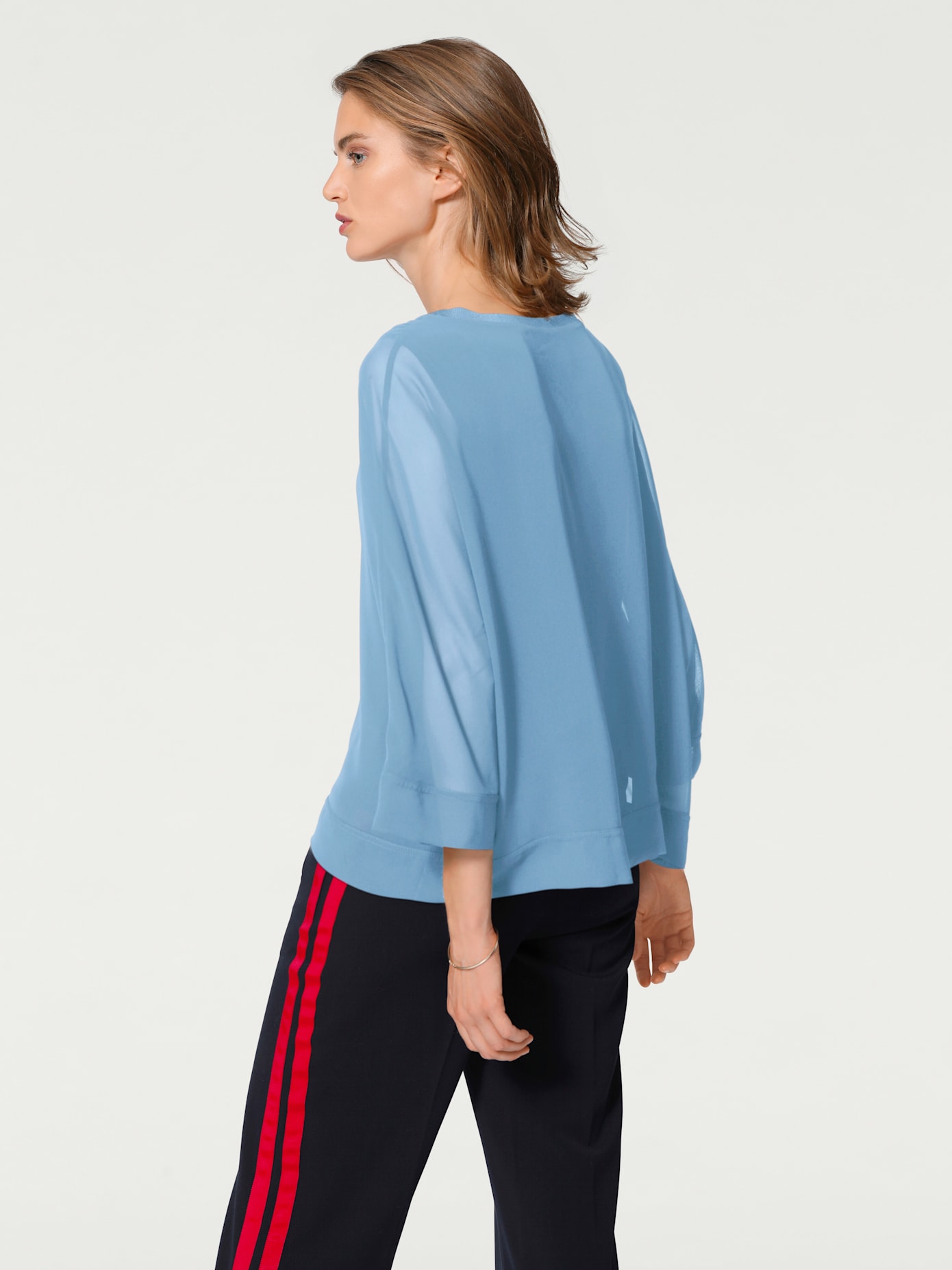 T-shirt look ample tendance
