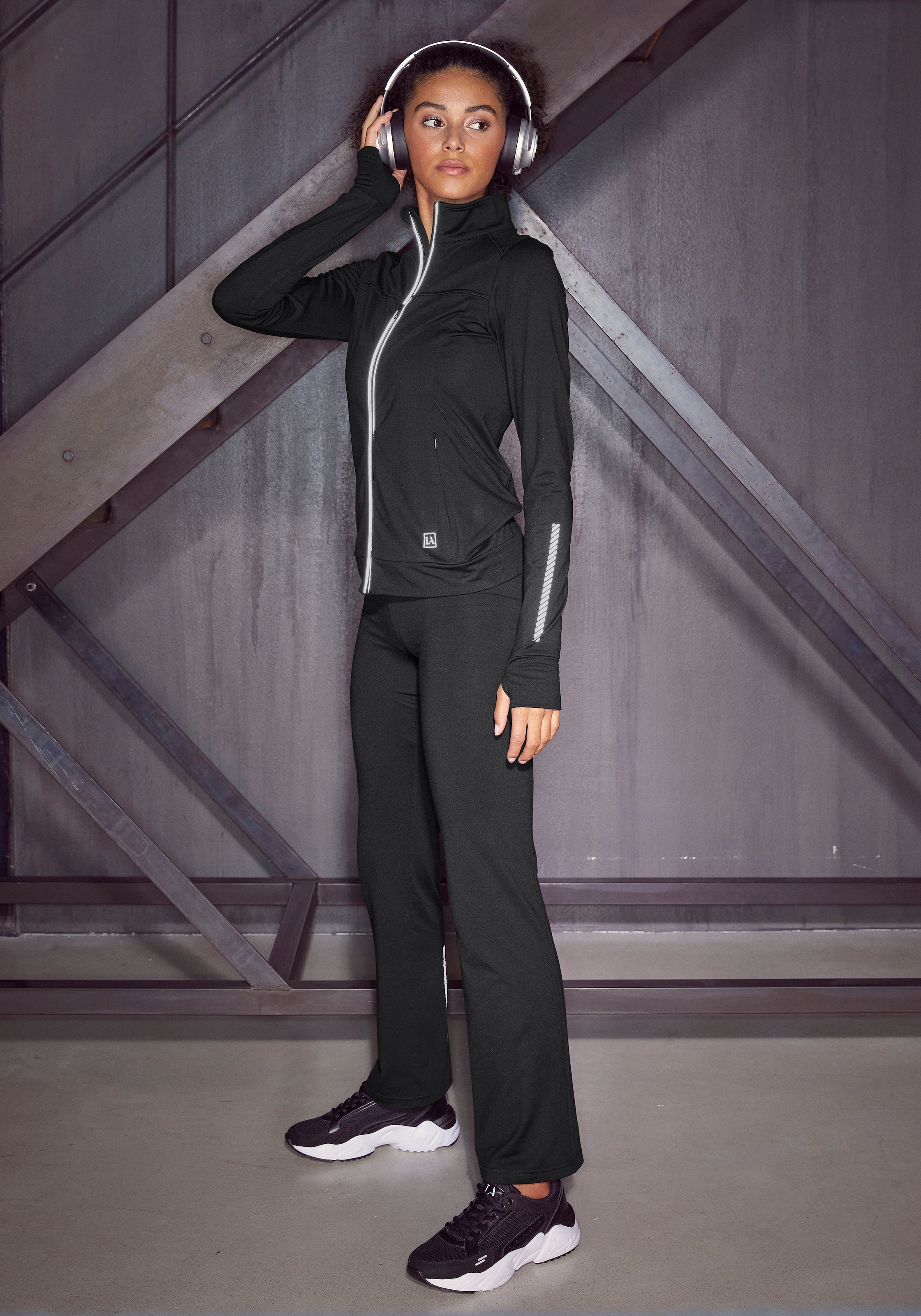 LASCANA ACTIVE Laufjacke Thermo mit reflektierenden Details