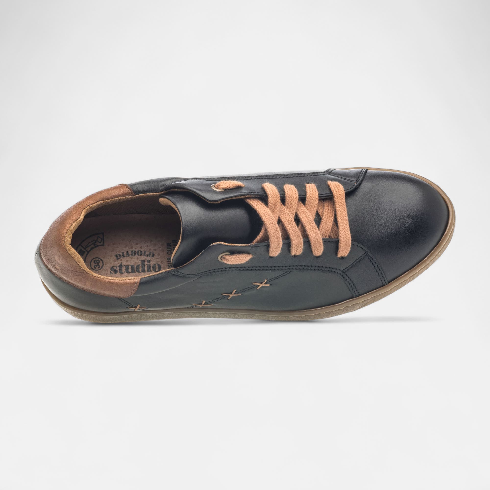 Baskets basses Femme en cuir noir