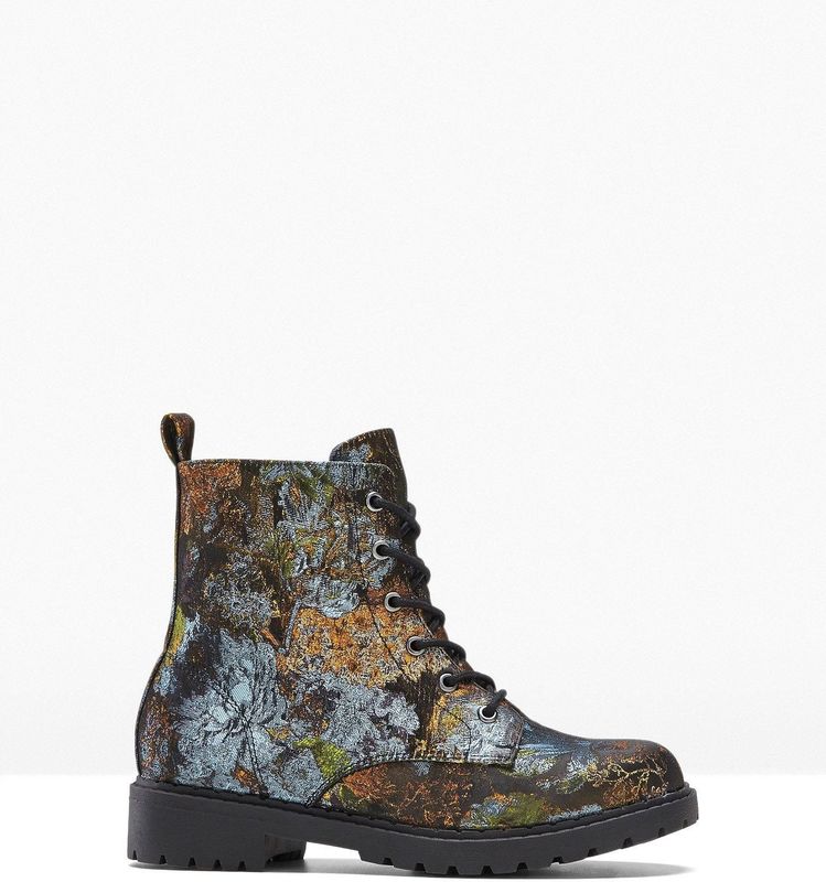 Veterboots met een bloemmotief