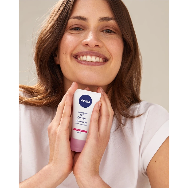 Nivea Nourishing Day Care - Dry Skin 50 ml