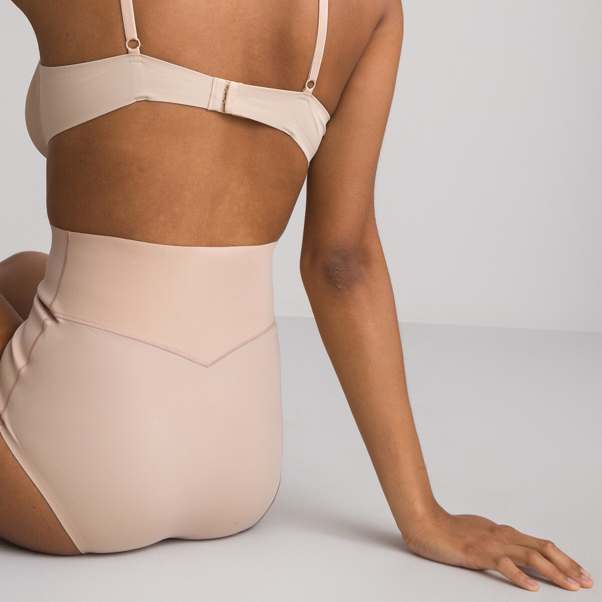 COLEÇÕES LA REDOUTE<br>Escultura labial reforçada com alta sustentação