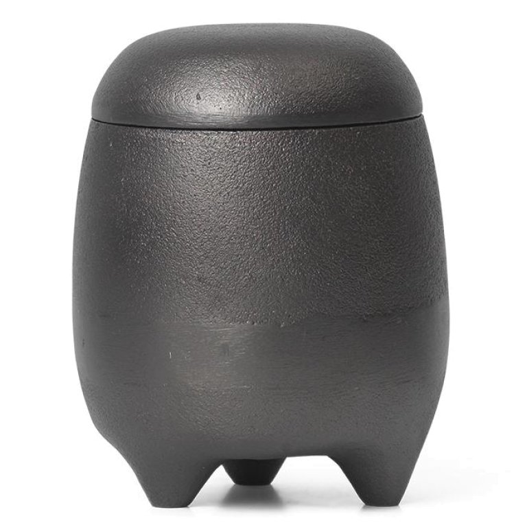 Ferm Living Evoke geurkaars zwart aluminium