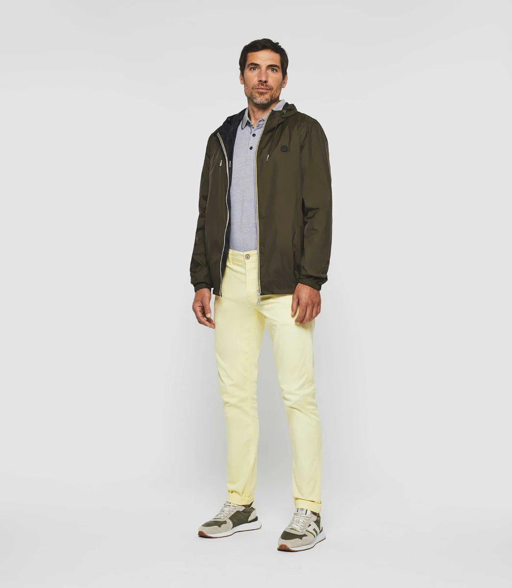 Blouson à capuche réversible kaki et noir 