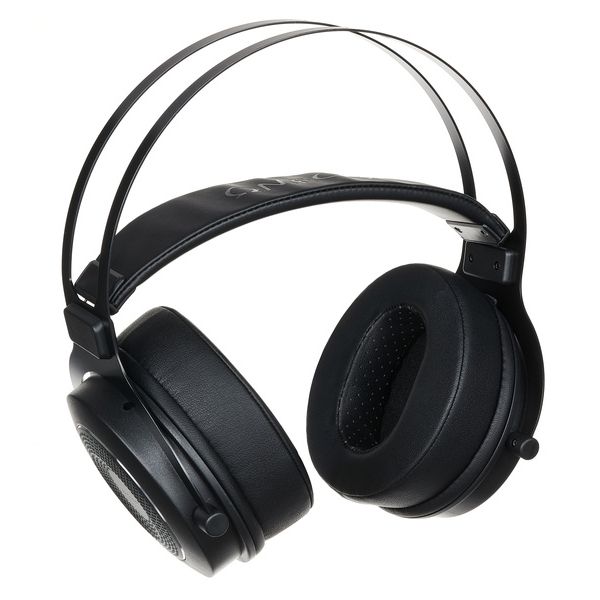 Behringer Omega