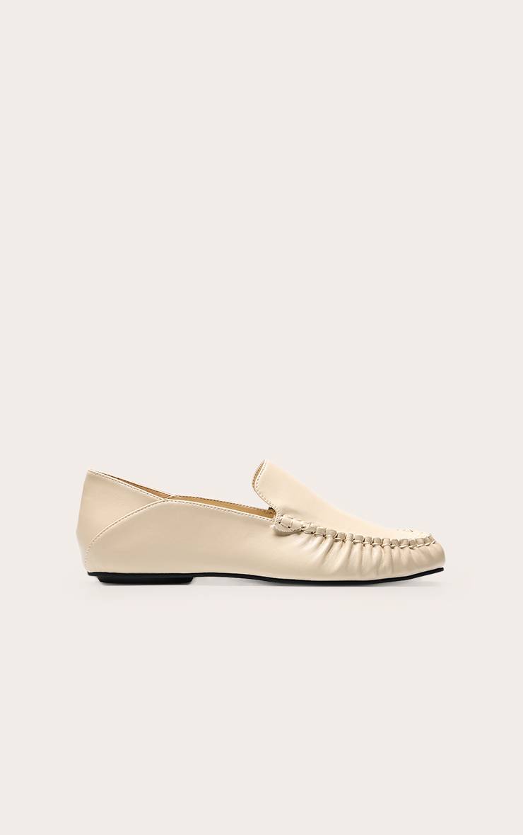 Crème Mocassin Bateau En Synthétiquecuir Avec Détail Froncé