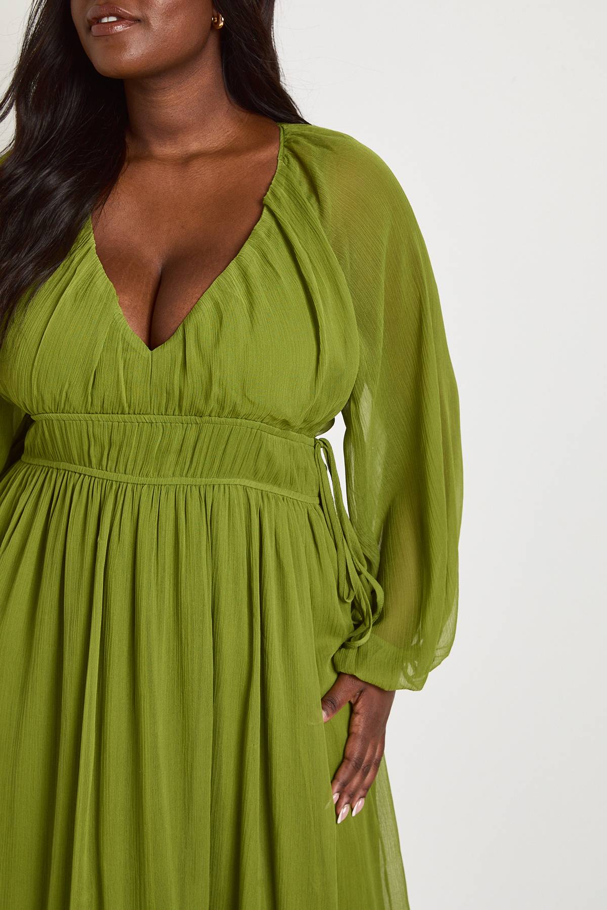 boohoo Robe Longue Grande Taille En Mousseline À Manches Bouffantes Froncées
