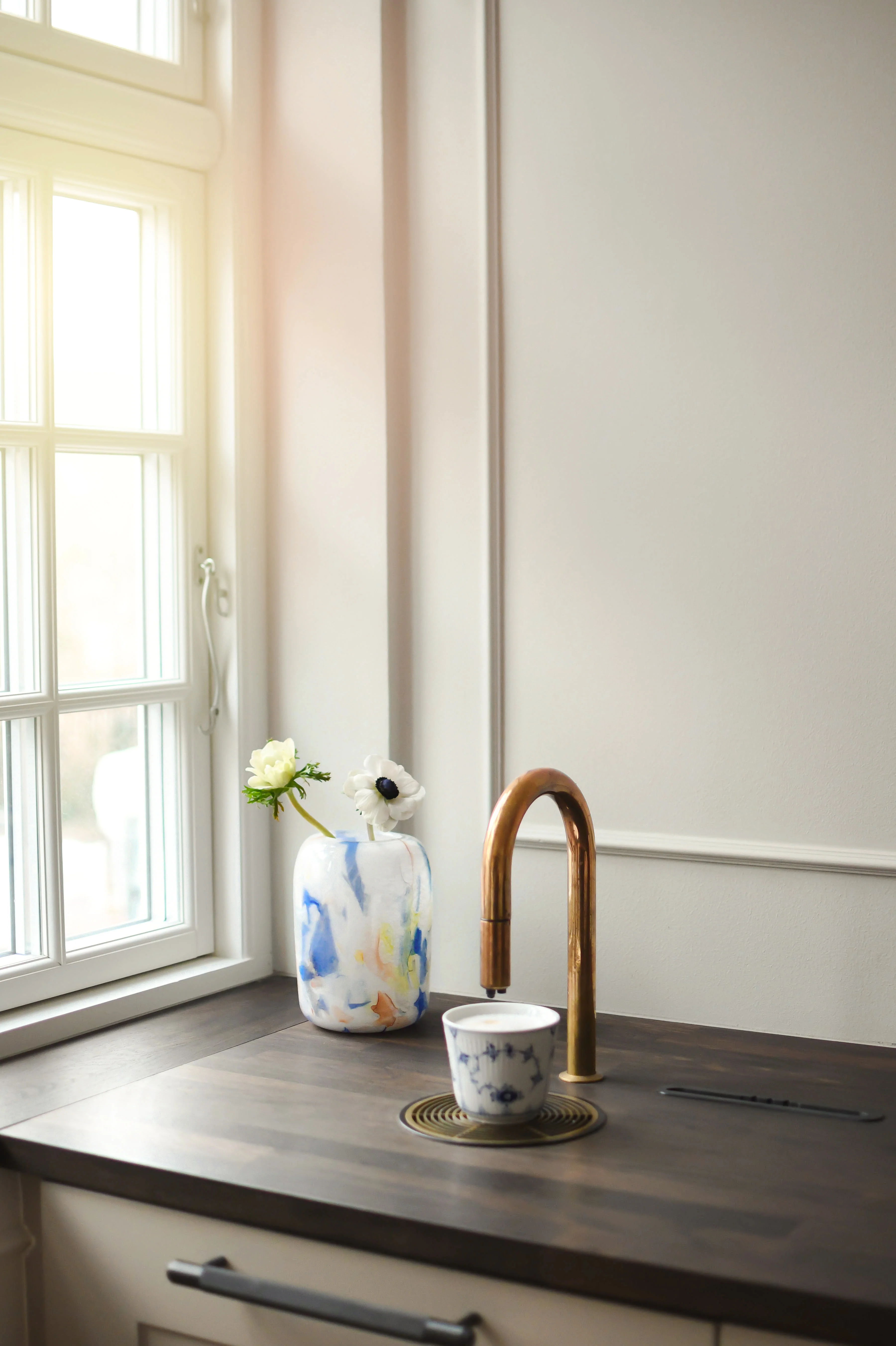 Bahne Interior  Color splash vase, hvid/mix - H18 cm.