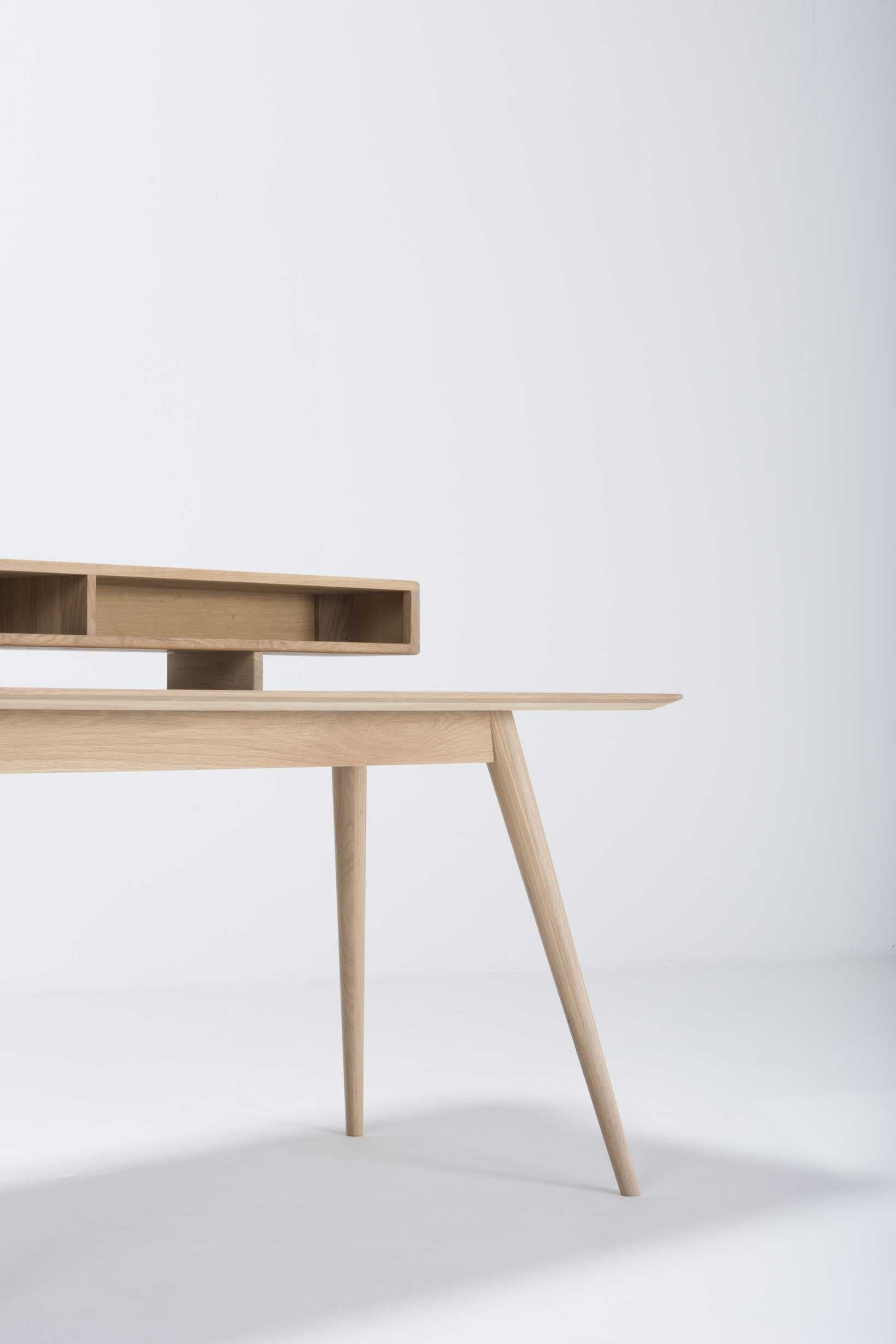 Stafa bureau met schapvakken naturel