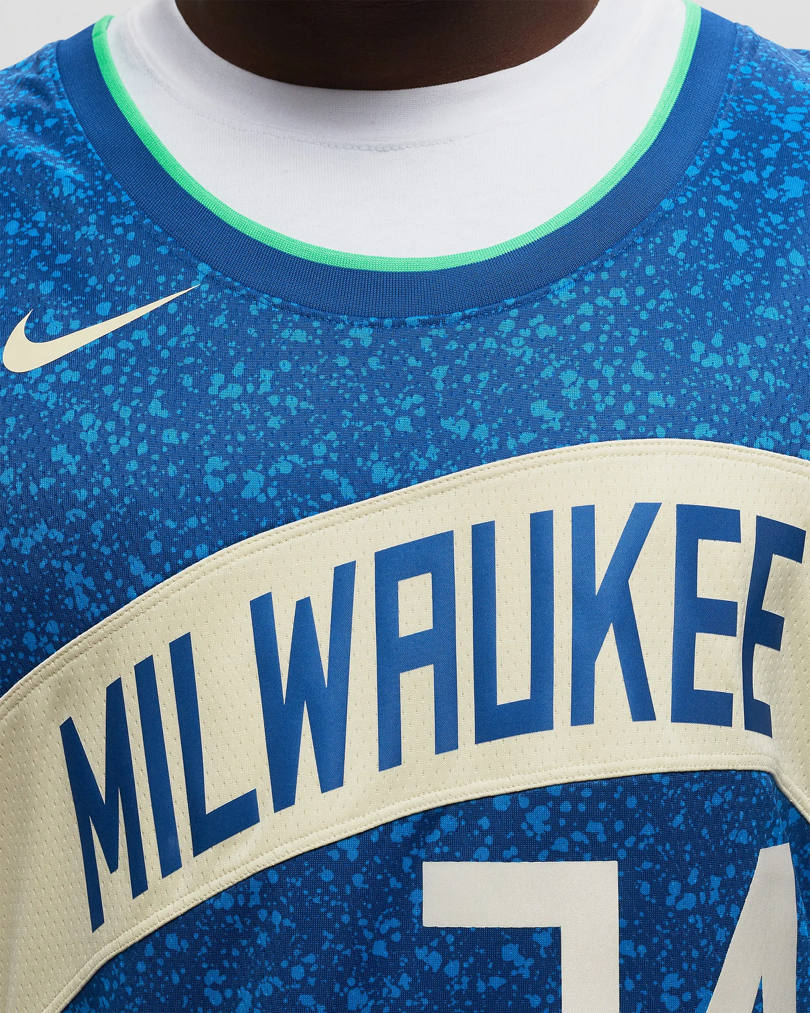 Nike Milwaukee Bucks Nike City Edition Swingman Jersey 23