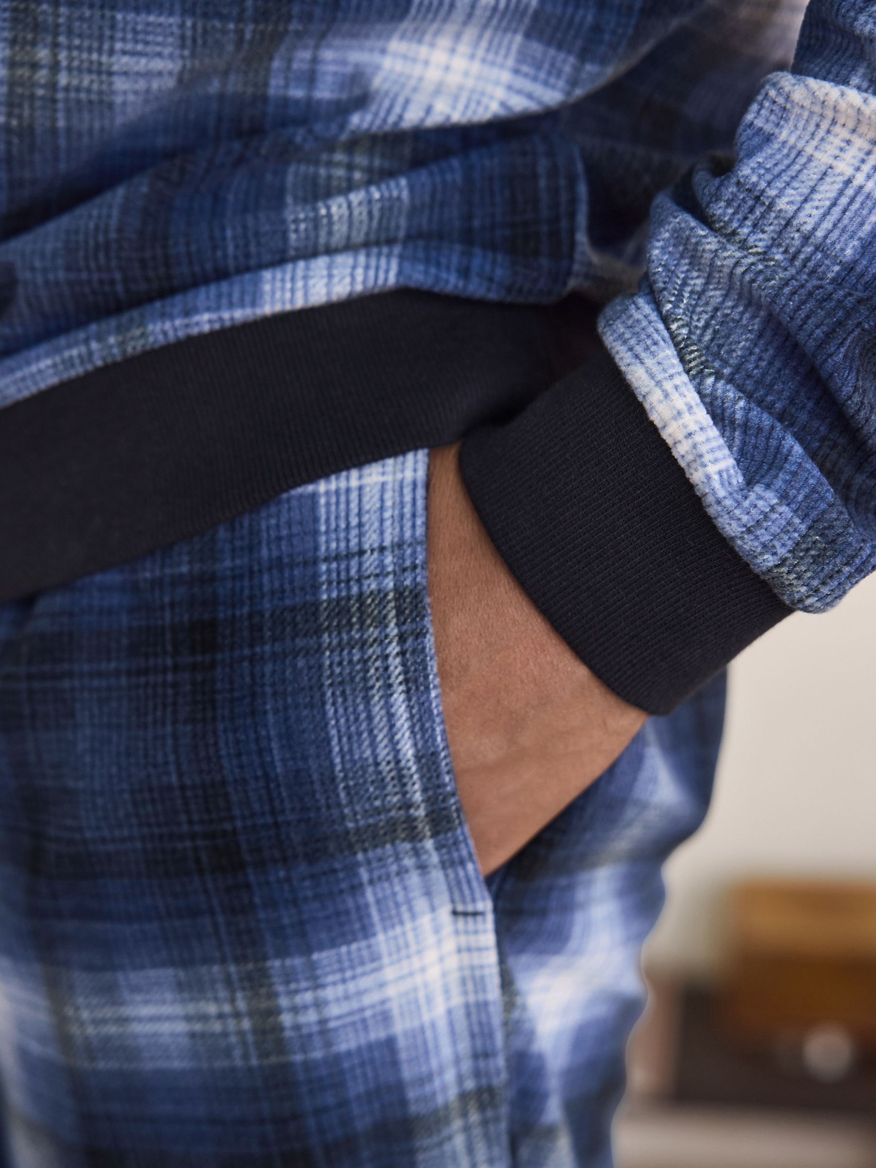 Marineblauw geruit - Motionflex - Behaaglijke pyjama met lange mouwen en boorden