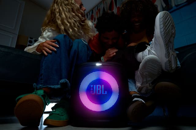 JBL PartyBox Encore Essential 2 bærbar festhøjttaler (sort)