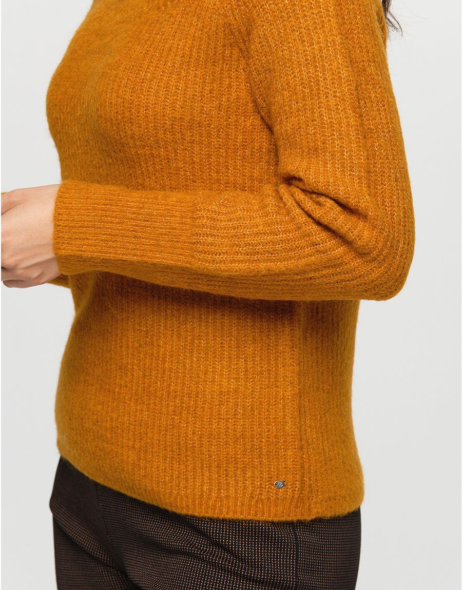 Pull doux ocre