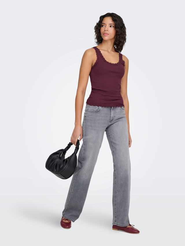 ONLY Tanktop »ONLSARA – Tanktop mit Spitzendetail am Ausschnitt«, regular fit, modisch, Jersey, Rippware, Rundhals