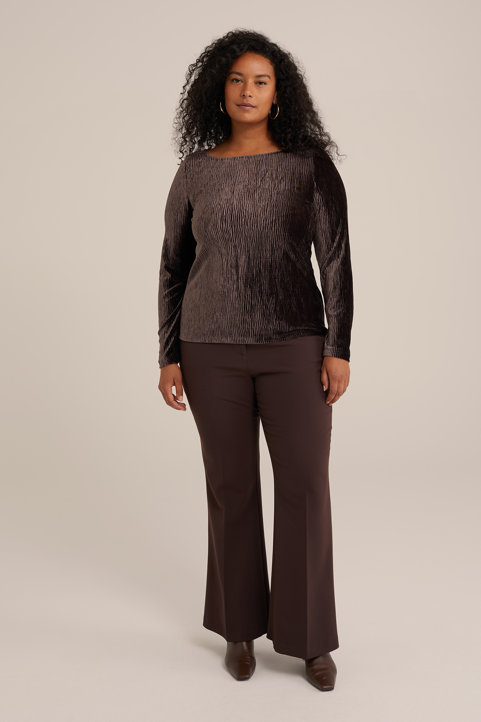velvet top met structuur - Curve WE Fashion Donkerbruin