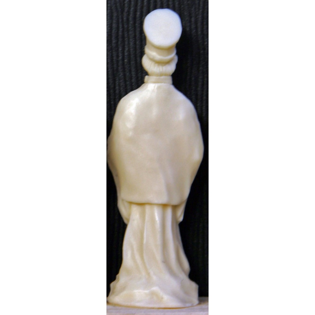 Ziterdes: Statue Reverend Father