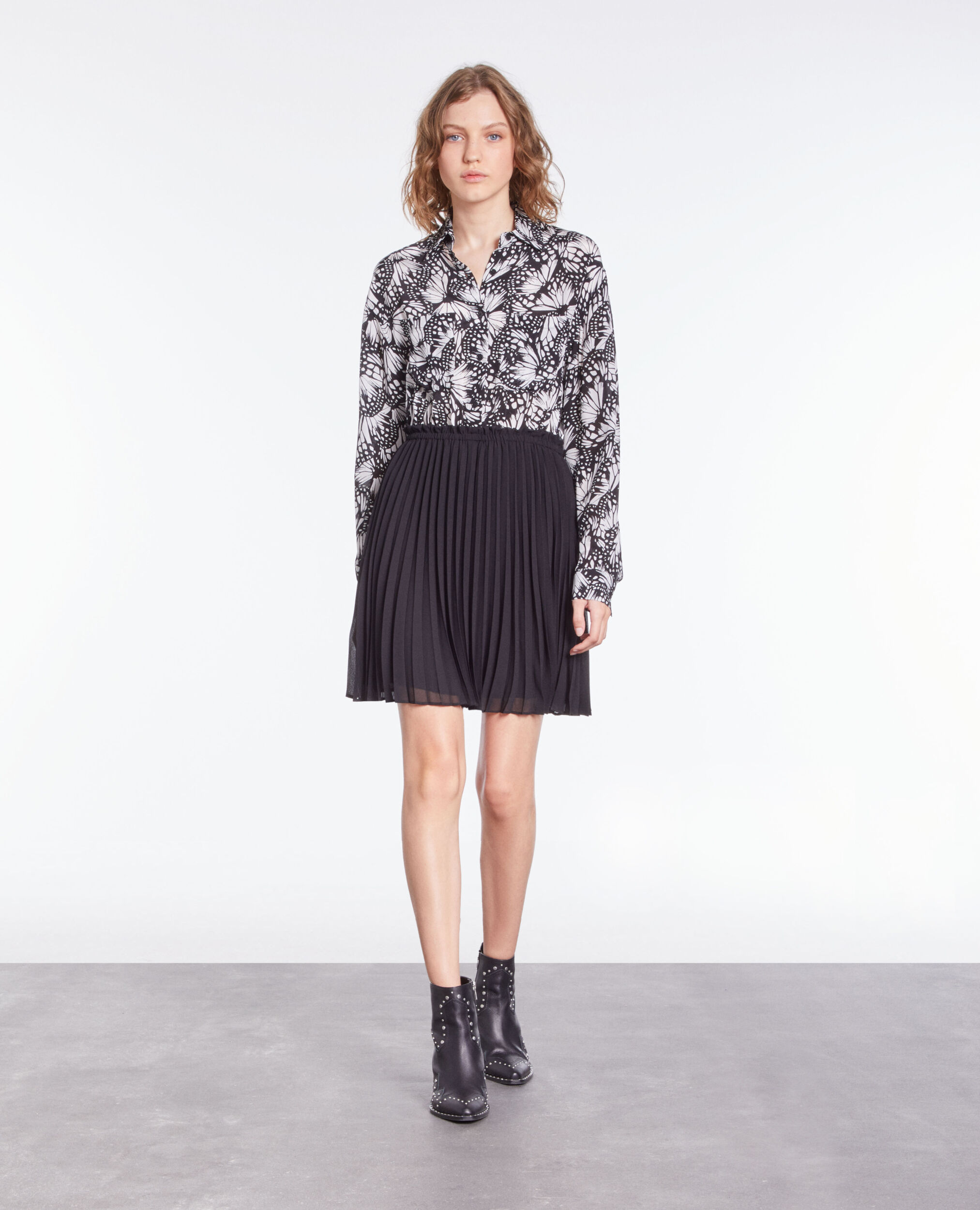 Robe courte plissée imprimée