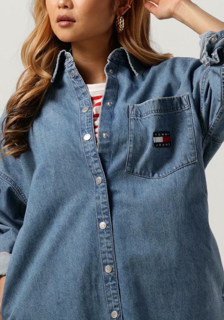 TOMMY JEANS lichtblauwe tommy jeans mini jurk tjw badge denim shirt dress