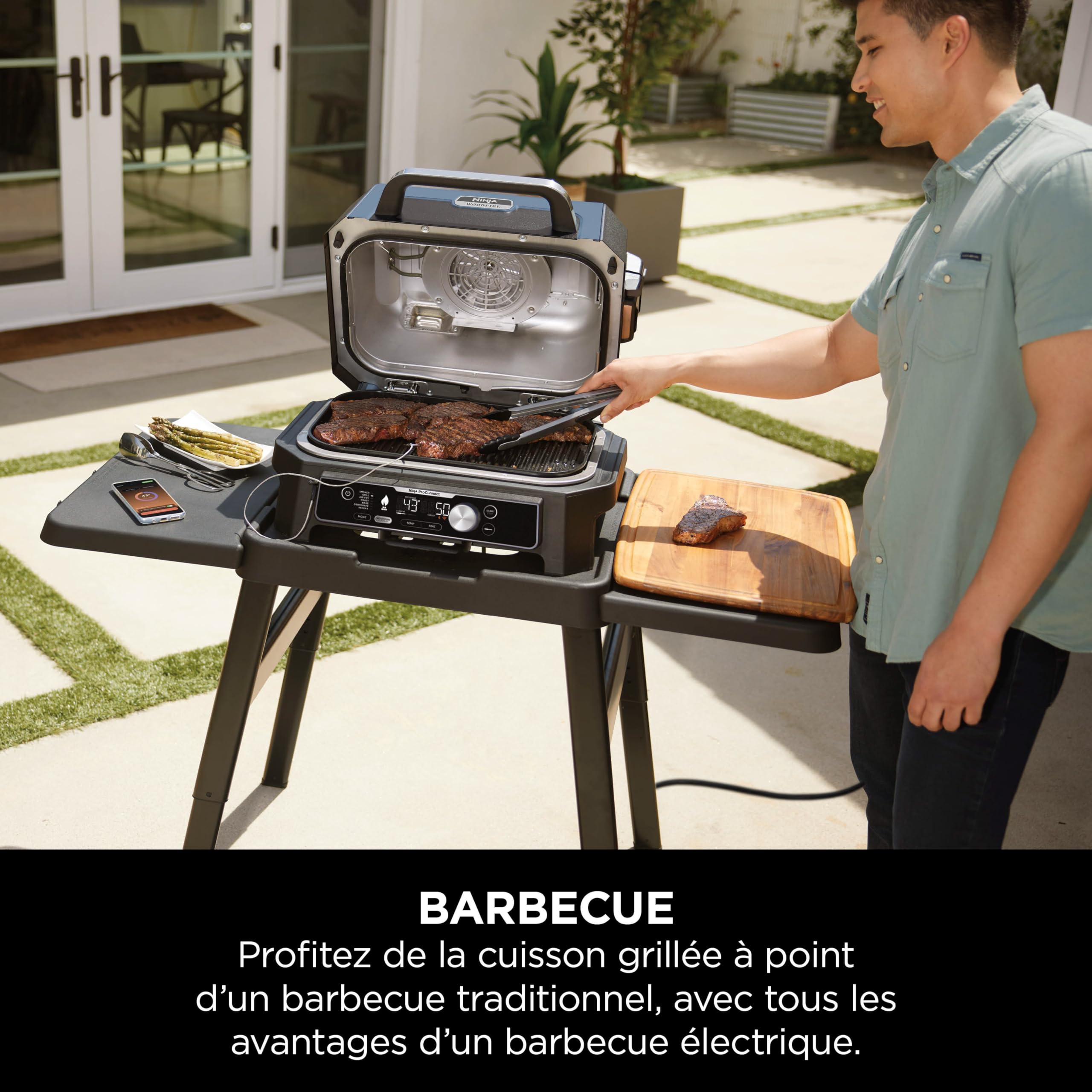 Ninja Woodfire Pro Connect XL Barbecue Électrique & Fumoir avec Contrôle d'Application, 2 Sondes, Grille, Housse, Revêtements & Brosse, Grill & Friteu