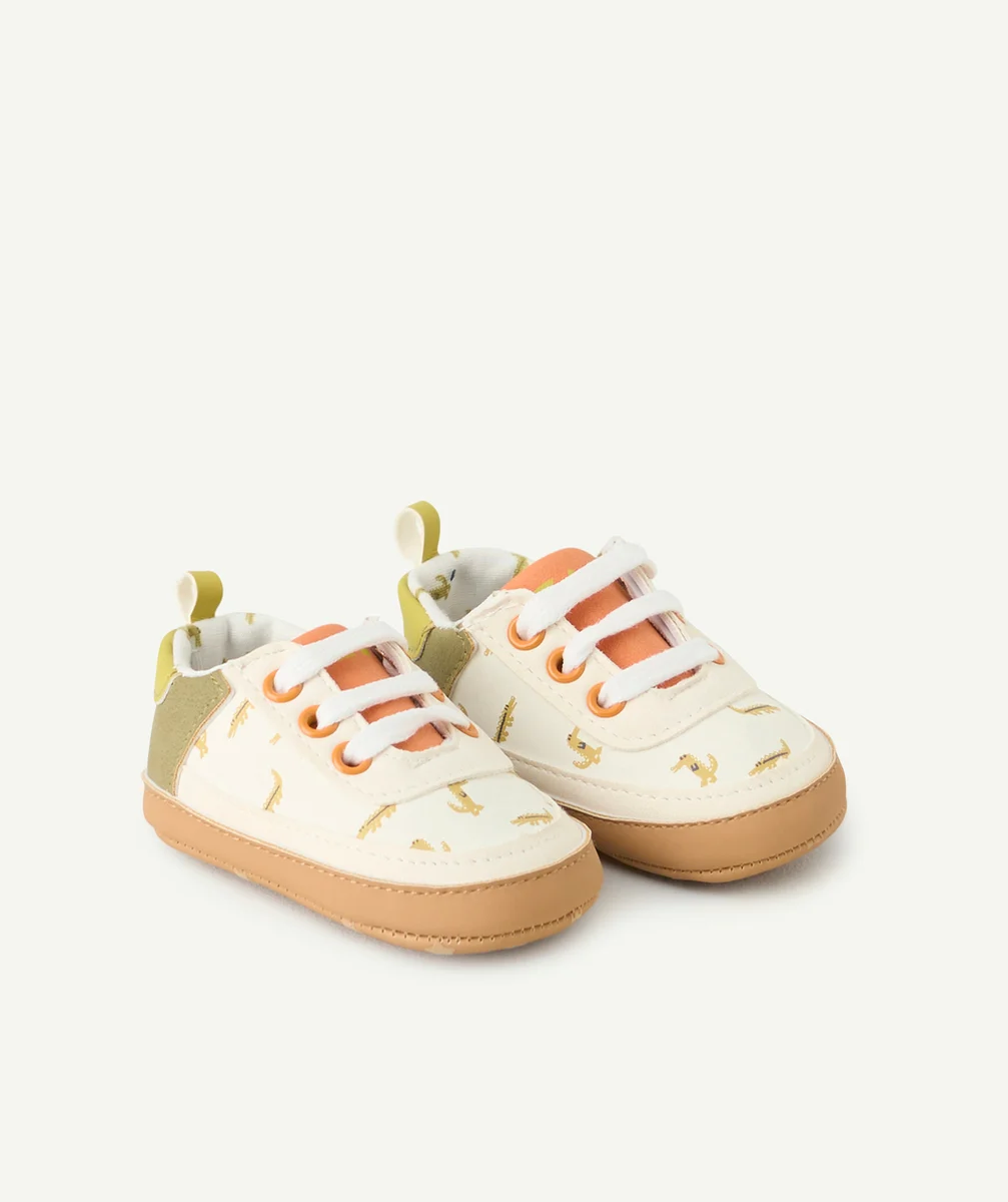 chaussons type basket bébé garçon blanches avec crocodile