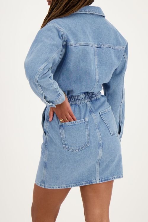 Blauw spijkerjurkje met reverskraag