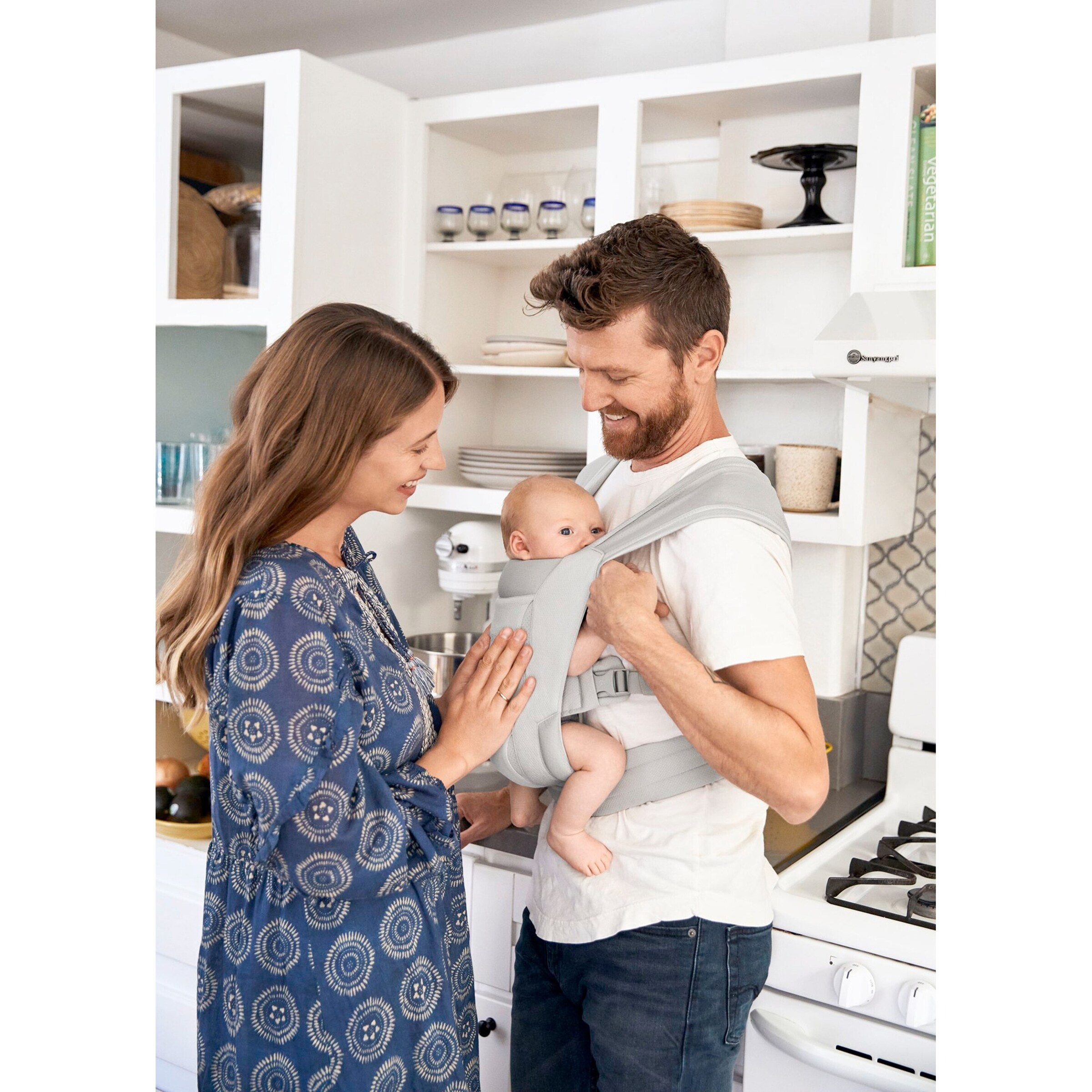 Ergobaby® Embrace Soft Air Mesh Babytrage, 3 Tragepositionen soft grey