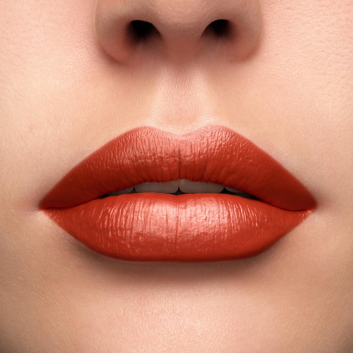 LANCÔME L'Absolu Rouge Rouge à Lèvres Satiné – Hydratation &  Confort Longue Tenue